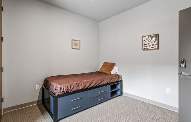 2 beds, 1 bath, 818 sqft, $2,300, Unit 212