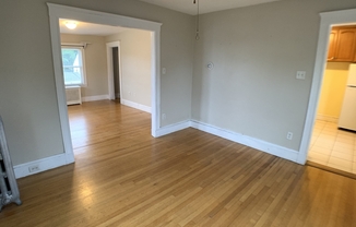 2 beds, 1 bath, 1,000 sqft, $2,200, Unit 2