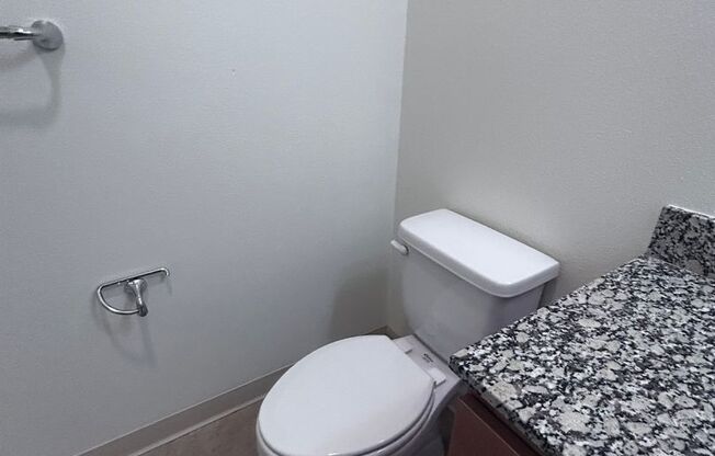 2 beds, 1.5 baths, 920 sqft, $1,700, Unit 89355-08