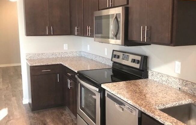 1 bed, 1 bath, 704 sqft, $1,525, Unit 202