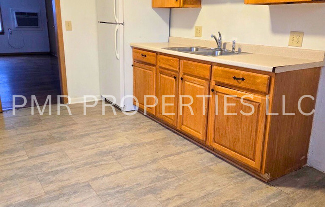 2 beds, 1 bath, $850, Unit 4516- 06