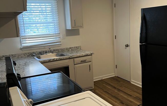 2 beds, 1 bath, 600 sqft, $1,175, Unit Post Avenue-826D