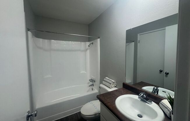 2 beds, 1.5 baths, 893 sqft, $2,345, Unit H22