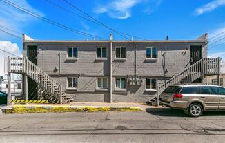 18 W ARKANSAS AVE