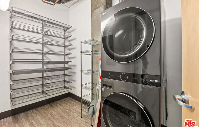 1 bed, 2 baths, 1,200 sqft, $3,495, Unit 716