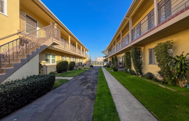 5919-5925 Crenshaw Blvd