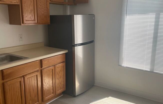 1 bed, 1 bath, 765 sqft, $1,460, Unit Building 12-1C