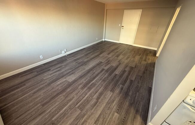 Studio, 1 bath, 400 sqft, $895, Unit #412