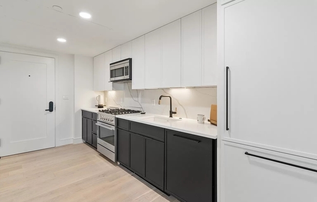 1 bed, 1 bath, 635 sqft, $3,675, Unit 604