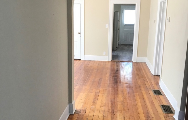 Amazing 5 Bedroom 2 Bathroom Home in St.Paul!