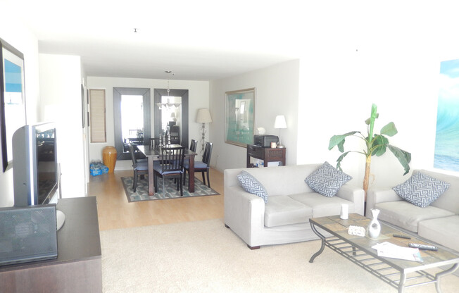 2 beds, 2 baths, $5,950