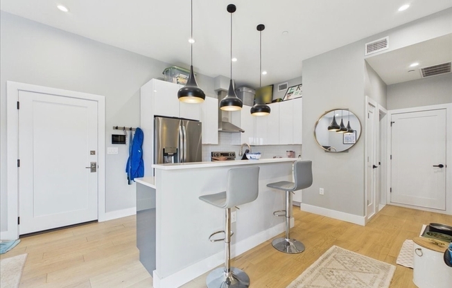 1 bed, 1 bath, 610 sqft, $3,000, Unit 319
