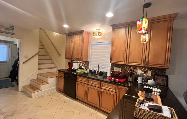 2 beds, 2 baths, $1,850