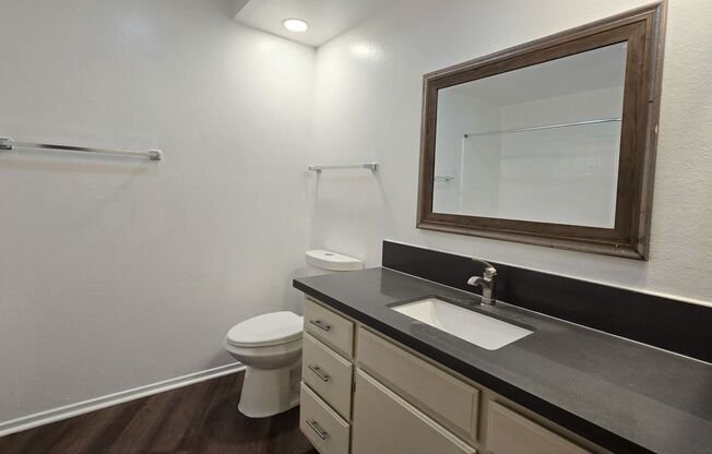 2 beds, 1.5 baths, 1,195 sqft, $4,098, Unit 411