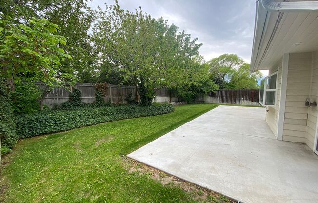 Backyard Oasis: 3 Bedroom 2 Bath House Available!