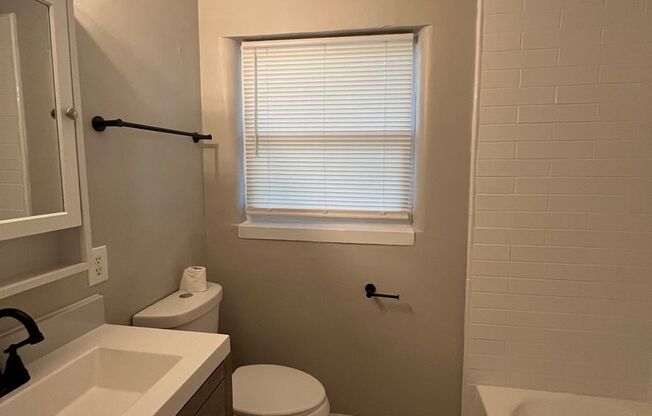 3 beds, 1 bath, $1,550