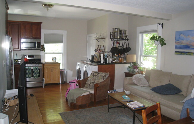 164 WILLOW AVE