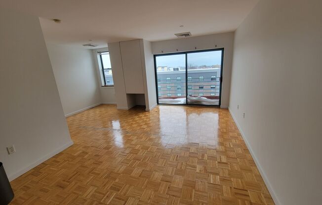 Studio, 1 bath, $1,700