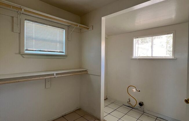 3 beds, 1 bath, $1,300