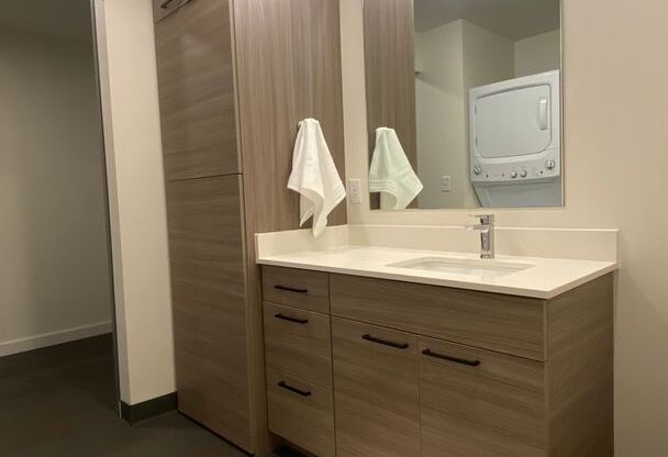 Ferry Street Manor *Free Rent Specials available all vacant units!*