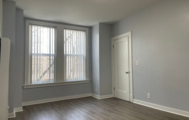 Studio, 1 bath, 300 sqft, $1,350, Unit 208