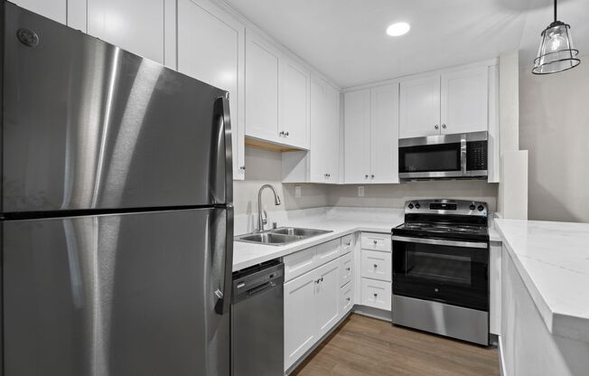 1 bed, 1 bath, 550 sqft, $2,195, Unit 40-106