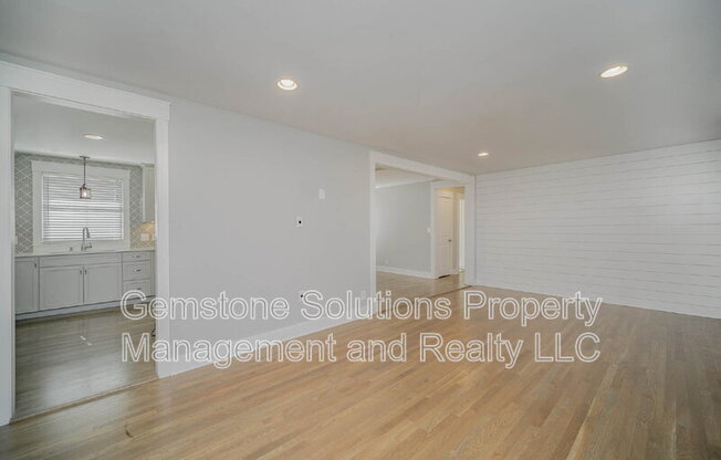 413 LYNN DR