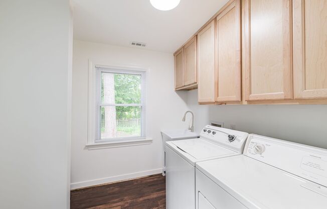 3 beds, 2 baths, 1,300 sqft, $1,950, Unit Unit A