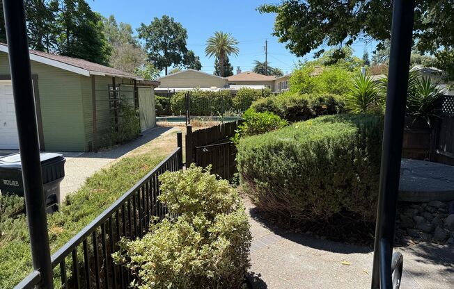 AMAZING APARTMENT DOWNTOWN LIVERMORE...COMPLETELY REMODELED WITH EVERY AMENITY