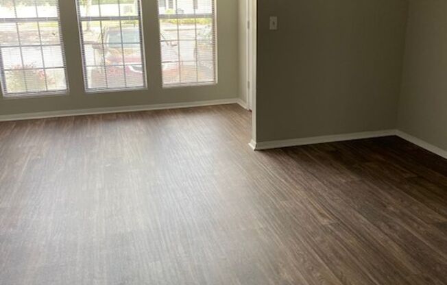 1 bed, 1 bath, 770 sqft, $1,015, Unit 09