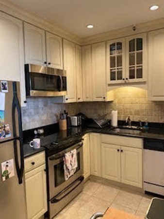 1 bed, 1 bath, 581 sqft, $3,500, Unit 5B