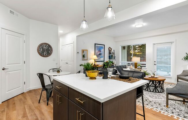 1 bed, 1 bath, 745 sqft, $1,975