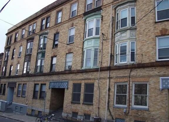 5 LINDEN ST