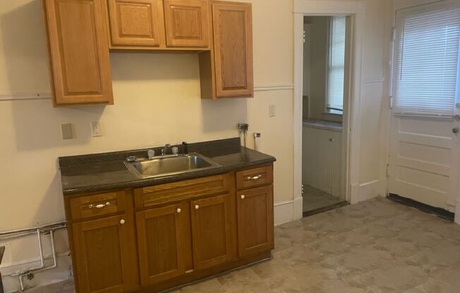 3 beds, 1 bath, 968 sqft, $1,695, Unit 45122 - 1 Beacon Avenue, Apt. 2R