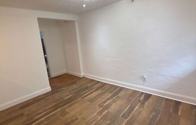1 bed, 1 bath, 500 sqft, $1,550, Unit 12