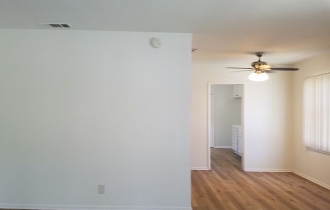 3 beds, 1.5 baths, 1,270 sqft, $5,450, Unit 405