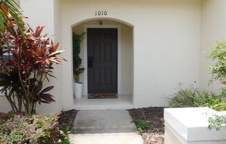 3 beds, 2.5 baths, $2,200