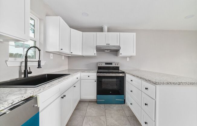 2 beds, 1 bath, $1,375, Unit 365 1/2