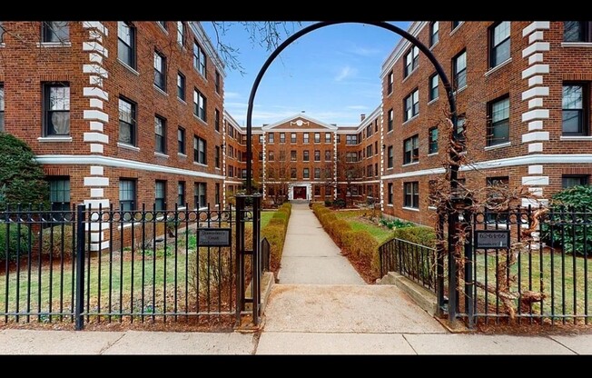 66 Queensberry St