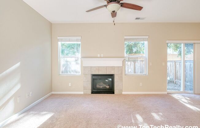 Lovely Home In A Excellent Location! 4 Bedrm 2.5 Bath **PET FRIENDLY!**