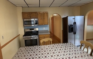 4 beds, 1 bath, 1,500 sqft, $2,800, Unit 2