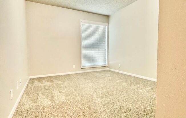 2 beds, 1 bath, 950 sqft, $1,000, Unit 304