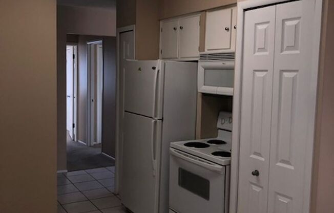 2 beds, 1 bath, $1,200