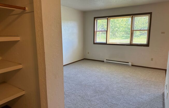 1 bed, 1 bath, $620, Unit 16-11