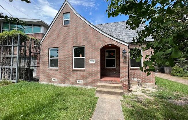 2420 White Oak Dr