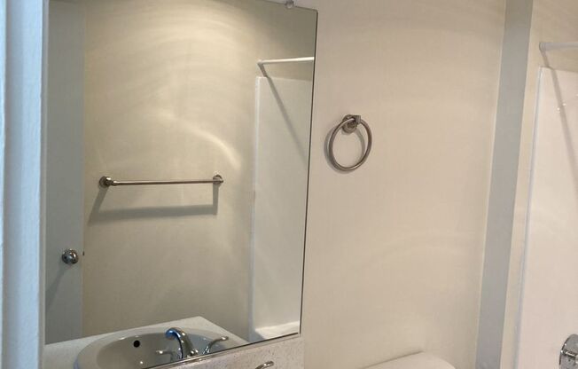 2 beds, 1 bath, 865 sqft, $2,500, Unit A-7