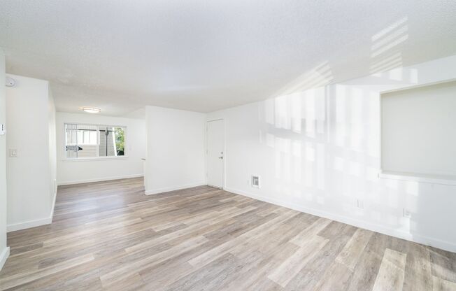 2 beds, 1 bath, 900 sqft, $1,495, Unit #18