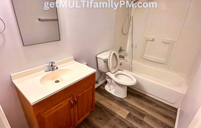 2 beds, 2 baths, 945 sqft, $1,400, Unit 1
