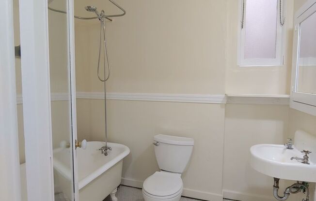 Studio, 1 bath, 430 sqft, $1,150, Unit 512