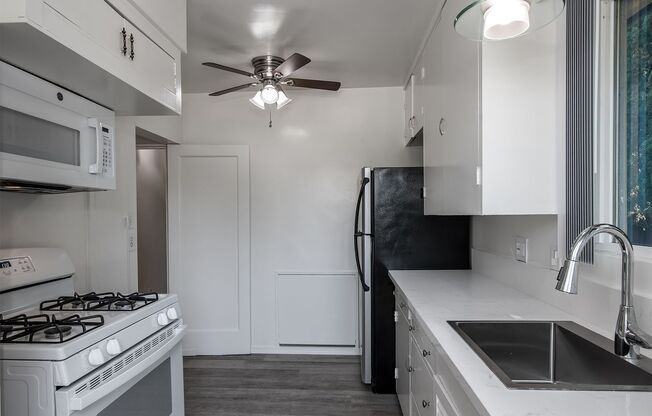 1 bed, 1 bath, $2,195, Unit 1603